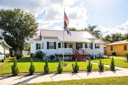 Pre-foreclosure in  E SEMINOLE AVE Lake Wales, FL 33853