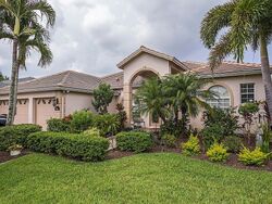 Pre-foreclosure in  TROPICAL BAY CT Naples, FL 34120