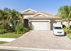 Pre-foreclosure in  ROYAL GARDENS AVE Fort Myers, FL 33916