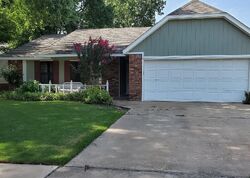 Pre-foreclosure in  W TACOMA ST Broken Arrow, OK 74012