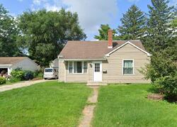 Pre-foreclosure in  VAN BUREN ST Elkhorn, WI 53121
