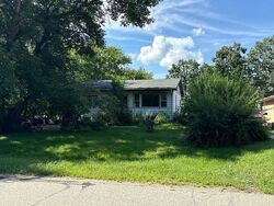 Pre-foreclosure in  BOHNER DR Burlington, WI 53105