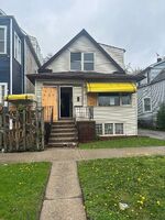 Pre-foreclosure in  S MUSKEGON AVE Chicago, IL 60649