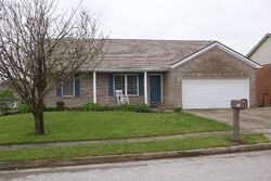  Woodview Dr, Nicholasville KY