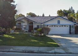 Pre-foreclosure in  SIERRA MEADOWS DR Bakersfield, CA 93313