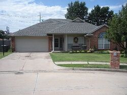 Pre-foreclosure in  KINGS CT Edmond, OK 73013