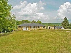  Frankfort Rd, New Cumberland WV