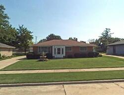  W Kiehnau Ave, Milwaukee WI