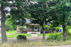 Pre-foreclosure in  SE COTTRELL RD Boring, OR 97009