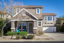 Pre-foreclosure in  W CAVALRY DR Phoenix, AZ 85086