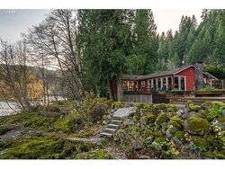 Pre-foreclosure in  MCKENZIE HWY Vida, OR 97488