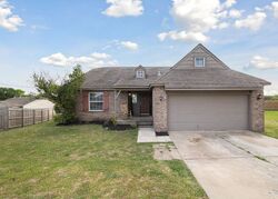 Pre-foreclosure in  HARRIMAN CIR Bartlesville, OK 74006