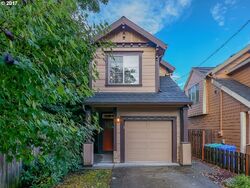 Pre-foreclosure in  NE 101ST AVE Portland, OR 97220