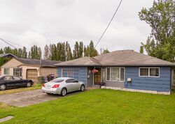Pre-foreclosure in  33RD AVE Longview, WA 98632