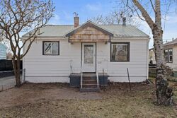 Pre-foreclosure in  E LACROSSE AVE Spokane, WA 99207