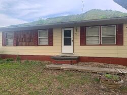  Cedar Ave, Buena Vista VA