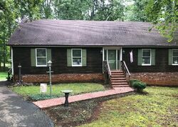 Pre-foreclosure in  BLUMONT DR Lynchburg, VA 24503