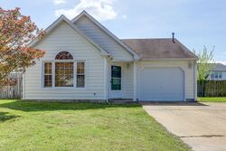 Pre-foreclosure in  FAIR OAKS DR Virginia Beach, VA 23464