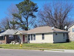 Pre-foreclosure in  RUGBY ST Norfolk, VA 23504