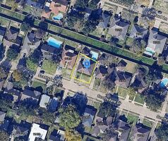 Pre-foreclosure in  SCOTTSDALE DR Stafford, TX 77477