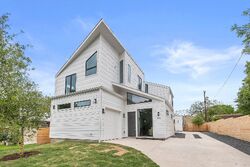 Pre-foreclosure in  W CROSLIN ST Austin, TX 78752