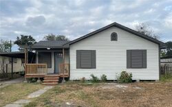 Pre-foreclosure in  E AVENUE C Robstown, TX 78380
