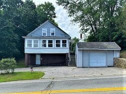 Pre-foreclosure in  SMITHFIELD RD North Smithfield, RI 02896
