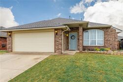 Pre-foreclosure in  RED APPLE TER Oklahoma City, OK 73160