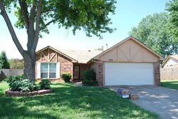 Pre-foreclosure in  BRONZE MEDAL RD Oklahoma City, OK 73160