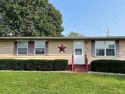  Center St, Newcomerstown OH