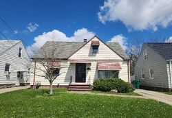 Pre-foreclosure in  TURNEY RD Maple Heights, OH 44137