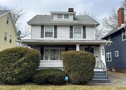 Pre-foreclosure in  NELA VIEW RD Cleveland, OH 44112
