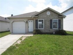 Pre-foreclosure in  TOWN SQUARE DR Canal Winchester, OH 43110