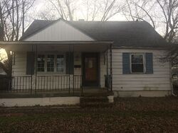 Pre-foreclosure in  WALMAR DR Columbus, OH 43224