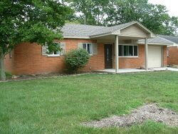 Pre-foreclosure in  LUTZ DR Englewood, OH 45322