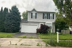 Pre-foreclosure in  AURORA DR Hilliard, OH 43026