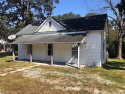 Pre-foreclosure in  LONG ST Thomasville, NC 27360