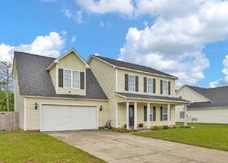 Pre-foreclosure in  FALLINGLEAF DR Raeford, NC 28376