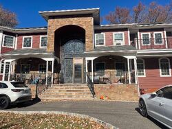 Pre-foreclosure in  NEWTON ST Staten Island, NY 10312