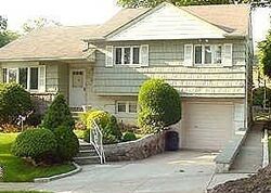 Pre-foreclosure in  MORENCI LN Little Neck, NY 11362