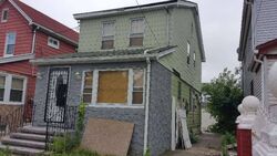 Pre-foreclosure in  107TH AVE Queens Village, NY 11429