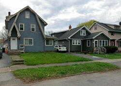 Pre-foreclosure in  EASTVIEW AVE Rochester, NY 14609