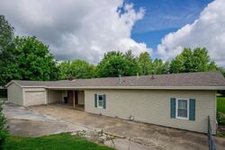 Pre-foreclosure in  N BOONVILLE AVE Springfield, MO 65803