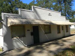 Pre-foreclosure in  MELROSE AVE Natchez, MS 39120