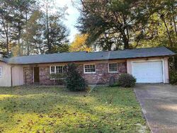 Pre-foreclosure in  WILDWOOD TER Yazoo City, MS 39194