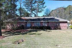 Pre-foreclosure in  BRAMBLEWOOD DR Hattiesburg, MS 39402
