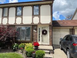 Pre-foreclosure in  PINEVIEW CT Saint Clair Shores, MI 48081