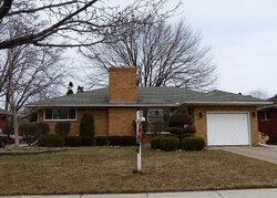 Pre-foreclosure in  ARDMORE PARK DR Saint Clair Shores, MI 48081