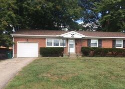 Pre-foreclosure in  WINTER GARDEN CT Louisville, KY 40218