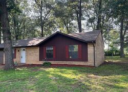 Pre-foreclosure in  SPRUCE CT Radcliff, KY 40160
